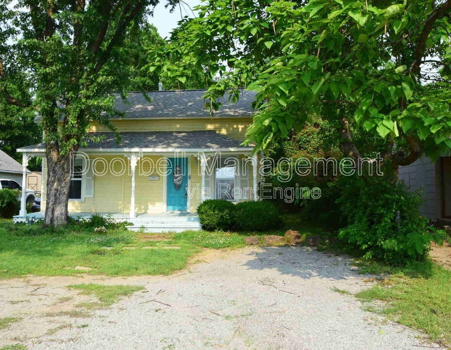 113 N Birch St in Sapulpa, OK - Building Photo