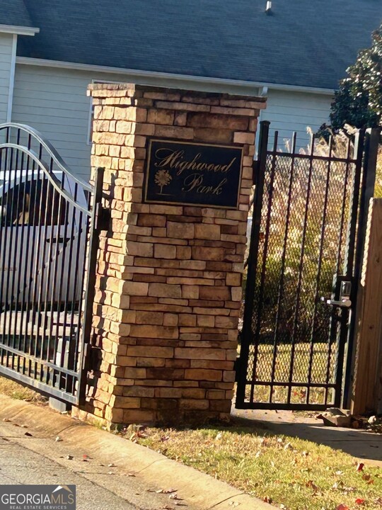 4155 Park Chase Dr in East Point, GA - Foto de edificio