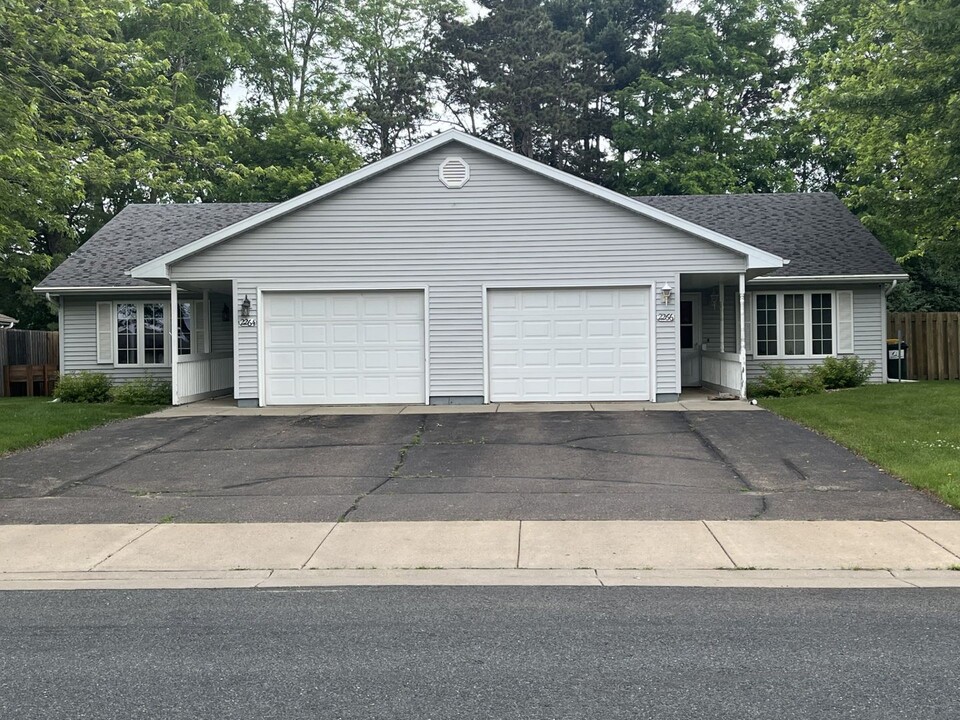 2266 Frank St in Eau Claire, WI - Building Photo