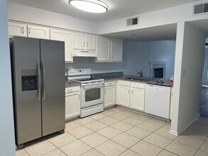 183 11th Ave N in Jacksonville Beach, FL - Building Photo - Building Photo