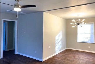 1702 W Britton Rd in The Village, OK - Building Photo - Building Photo