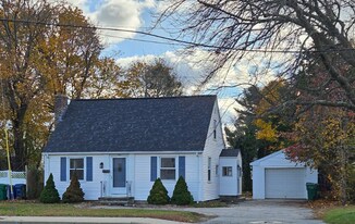 1162 Main Ave in Warwick, RI - Building Photo