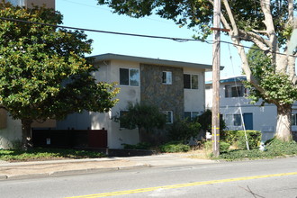 1345 El Camino Real in Burlingame, CA - Foto de edificio - Building Photo