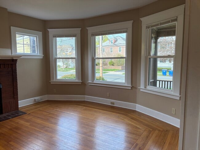 205 Alden Ave in New Haven, CT - Building Photo - Building Photo