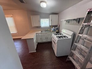 409 W Franklin St in Waxahachie, TX - Building Photo - Building Photo