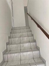 381 W Park Dr in Miami, FL - Building Photo - Building Photo