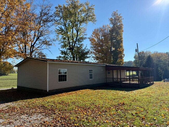 8185 Watermelon Rd in Adairville, KY - Building Photo - Building Photo