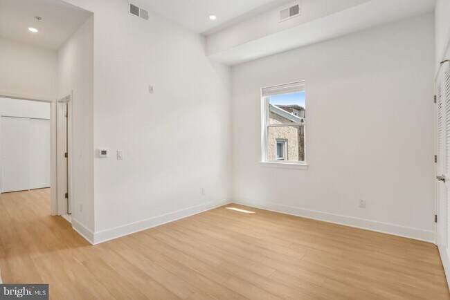 3952 Lancaster Ave in Philadelphia, PA - Building Photo - Building Photo