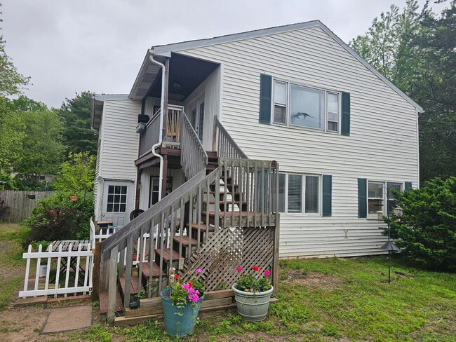 property at 4 E Newberry Rd