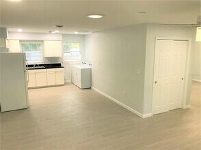 2541 Floyd St in Sarasota, FL - Building Photo - Building Photo