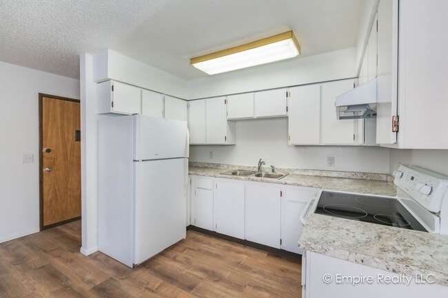 37 Glacier Ave in Fairbanks, AK - Building Photo - Building Photo