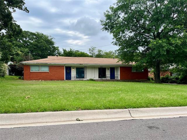 2614 Denison St in Denton, TX - Building Photo