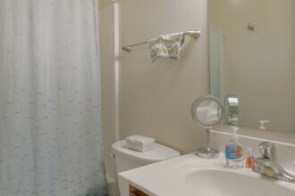 612 Hillcrest Dr-Unit -Hillcrest - 614 in Christiansburg, VA - Building Photo - Building Photo