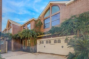 1524 Nantucket Dr in Houston, TX - Building Photo