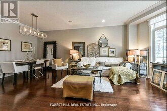 10 Horsham Ave in Toronto, ON - Building Photo - Building Photo