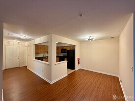 1315 Fernwood Ct in New Brunswick, NJ - Building Photo