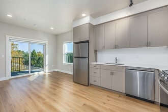 Luka Apartments in Garden City, ID - Foto de edificio - Building Photo