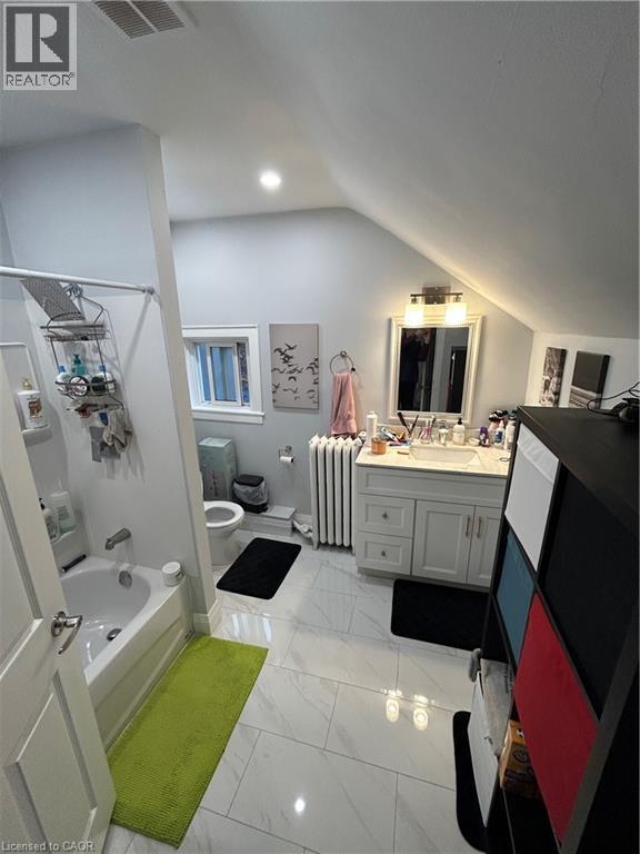 122 Hellems Ave in Welland, ON - Building Photo - Building Photo