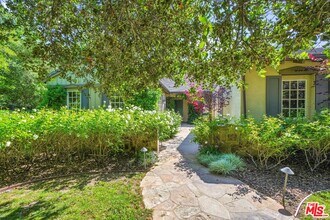 29734 Mulholland Hwy in Agoura Hills, CA - Building Photo - Building Photo
