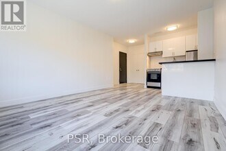 256-256 Sherbourne St in Toronto, ON - Building Photo - Building Photo