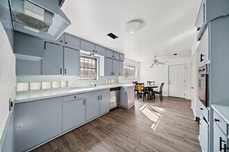 5921 Dolores St in Houston, TX - Building Photo - Building Photo