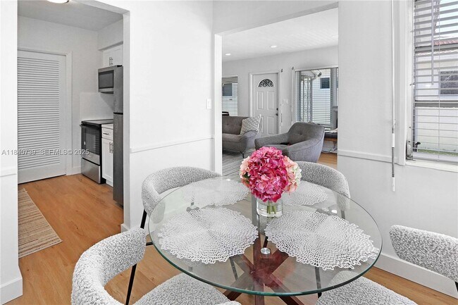 326 Van Buren St in Hollywood, FL - Building Photo - Building Photo