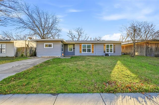 1005 Highland Dr in Grand Prairie, TX - Building Photo