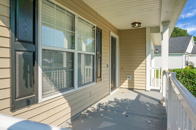 611 Resinwood Rd in Moncks Corner, SC - Building Photo - Building Photo