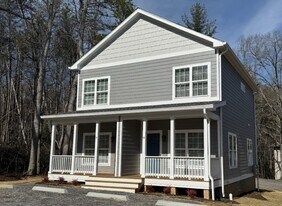 7 Broadstone Ln in Black Mountain, NC - Building Photo