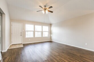 9920 Hyacinth Way in Conroe, TX - Building Photo - Building Photo