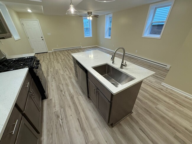 2537 N Weil St in Milwaukee, WI - Building Photo - Building Photo