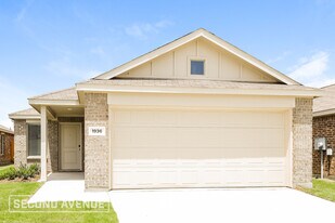 1936 Aves Gln Ln in Heath, TX - Building Photo
