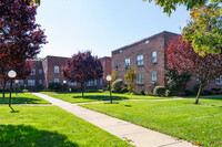 Hawthorne Gardens in Freeport, NY - Foto de edificio - Building Photo