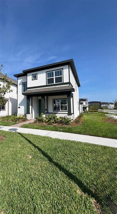 3082 Voyager Ave in St. Cloud, FL - Building Photo