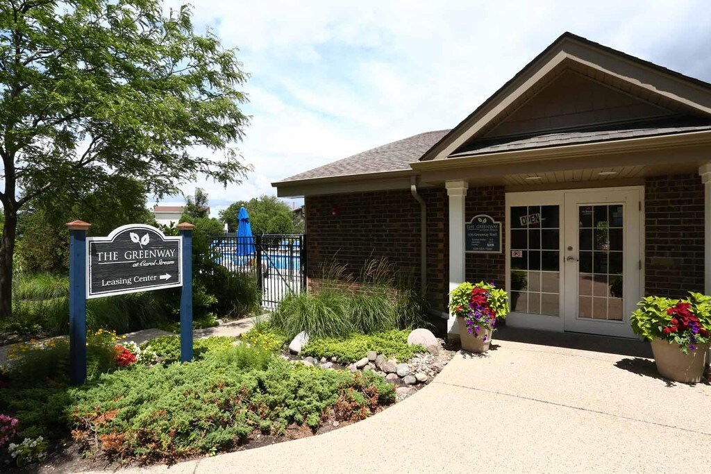 The Greenway at Carol Stream Carol Stream, IL Apartments