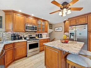 9813 Ferndale St in Philadelphia, PA - Building Photo - Building Photo