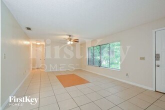 1900 W Chapel Dr in Deltona, FL - Building Photo - Building Photo
