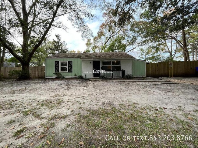 2916 Louise Dr in North Charleston, SC - Foto de edificio - Building Photo