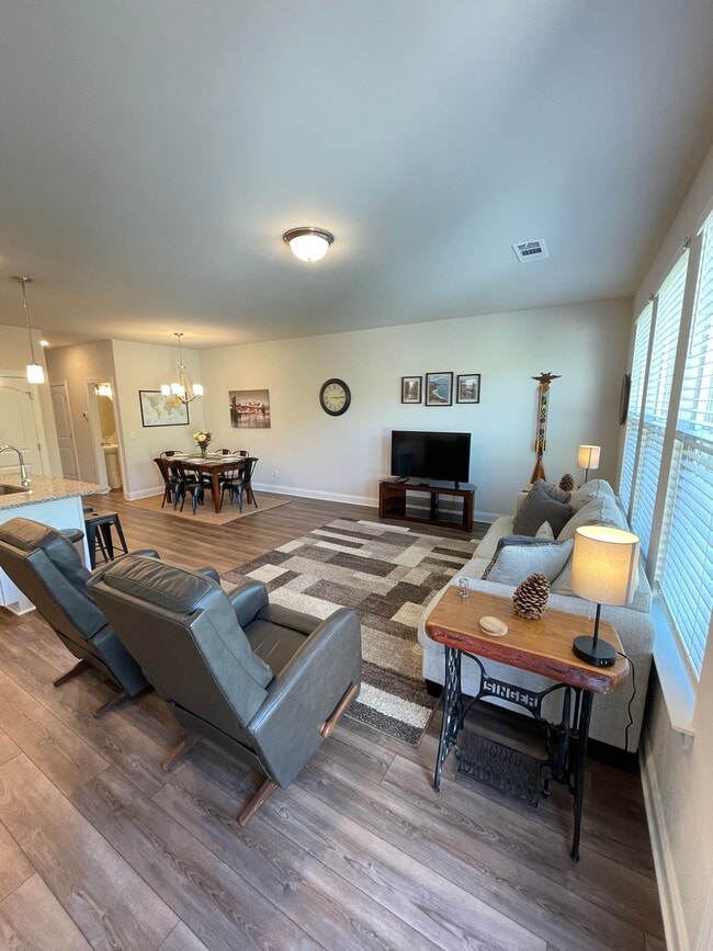250 Netherlands Blvd in Lebanon, TN - Building Photo - Building Photo