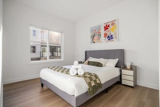 2117-2181 81 St S W in Calgary, AB - Building Photo - Building Photo