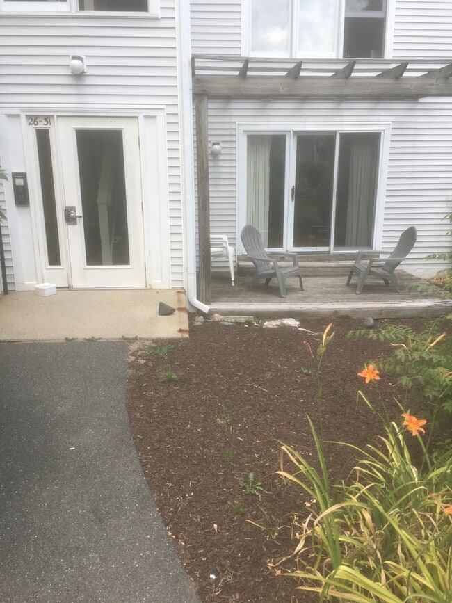 26 Salem Pl in Amherst, MA - Building Photo - Building Photo