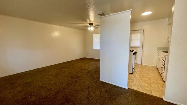 1412 Rodgers Rd in Hanford, CA - Building Photo - Building Photo