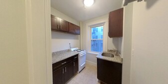 1460 Commonwealth Ave, Unit 1450-19 in Boston, MA - Building Photo
