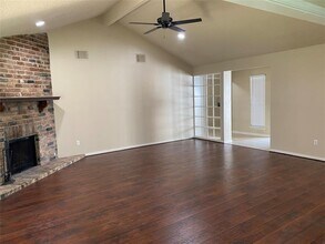 3019 Windmill St in Sugar Land, TX - Building Photo - Building Photo