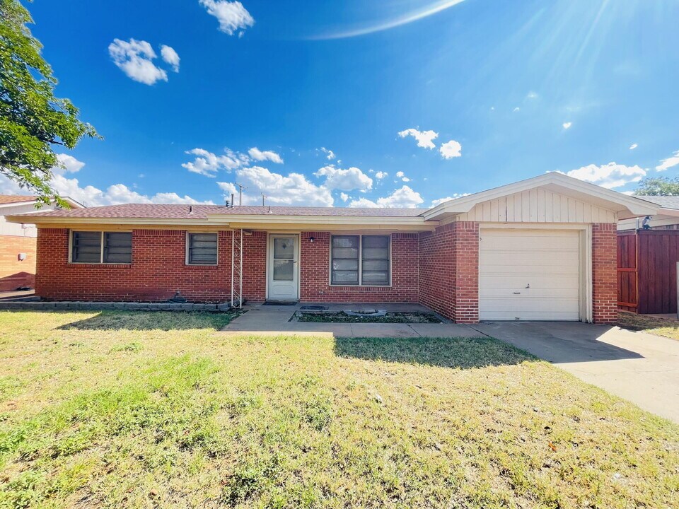 1503 46th Pl in Lubbock, TX - Building Photo