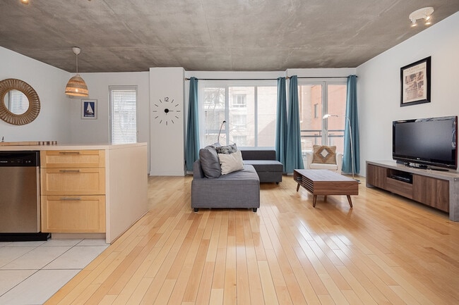 326 Rue De la Gauchetière O