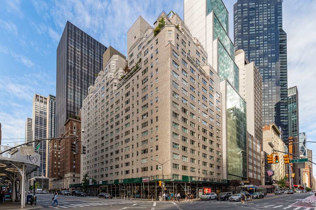 1381 Avenue of the Americas in New York, NY - Foto de edificio