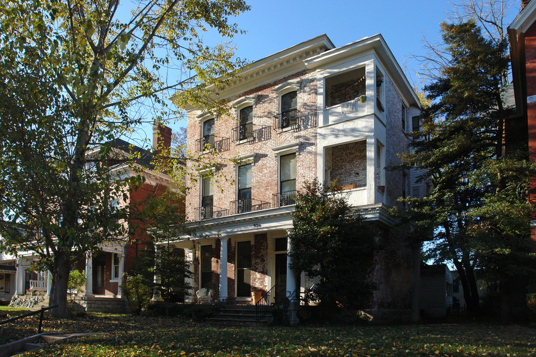 936 Cherokee Rd in Louisville, KY - Building Photo