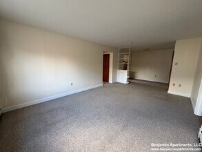 314 Massachusetts Ave, Unit 11 in Arlington, MA - Building Photo - Building Photo
