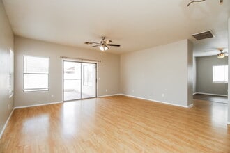 10457 E Birchwood Ave in Mesa, AZ - Building Photo - Building Photo